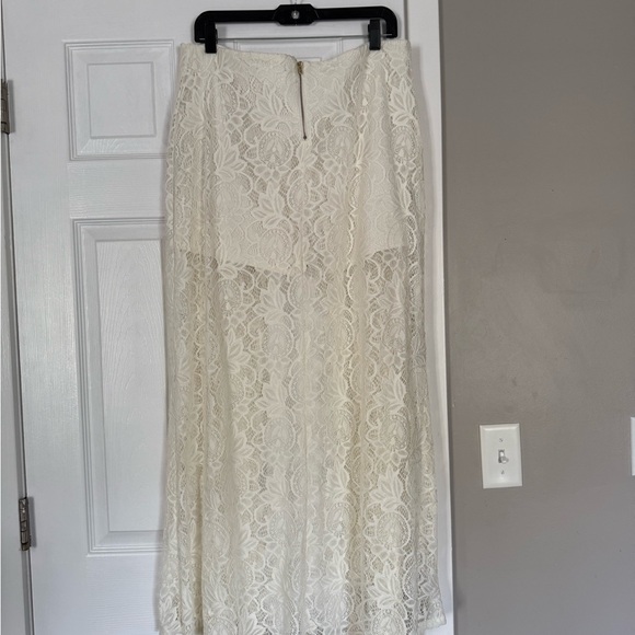 Material Girl Cream Shorts Pant Lace Skirt Festivals Beach - Picture 4 of 7